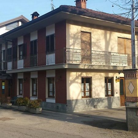 Hotel Ristorante Buasca à Cuorgnè Extérieur photo