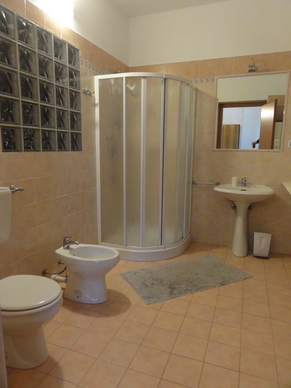 Hotel Ristorante Buasca à Cuorgnè Extérieur photo