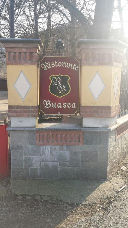 Hotel Ristorante Buasca à Cuorgnè Extérieur photo