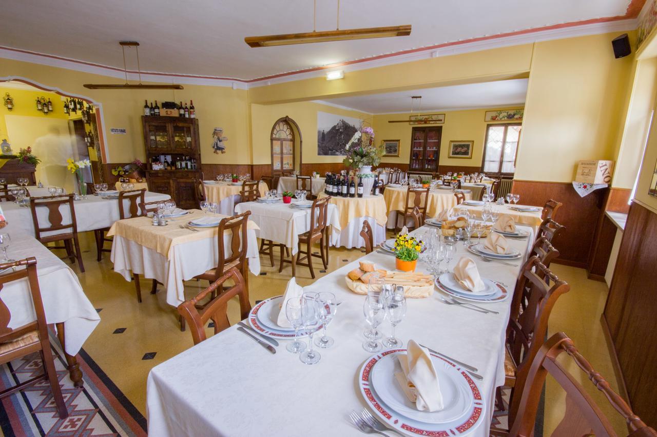 Hotel Ristorante Buasca à Cuorgnè Extérieur photo