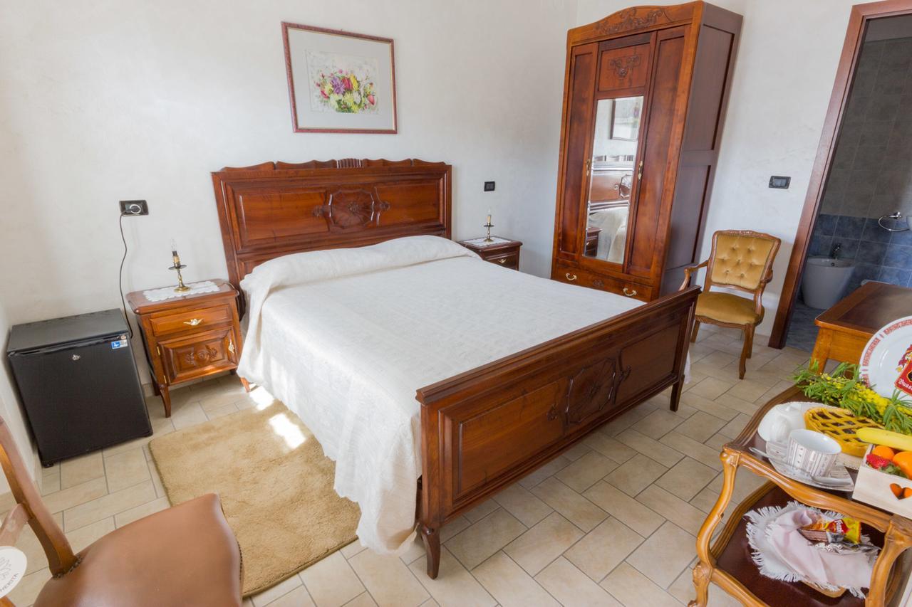 Hotel Ristorante Buasca à Cuorgnè Extérieur photo